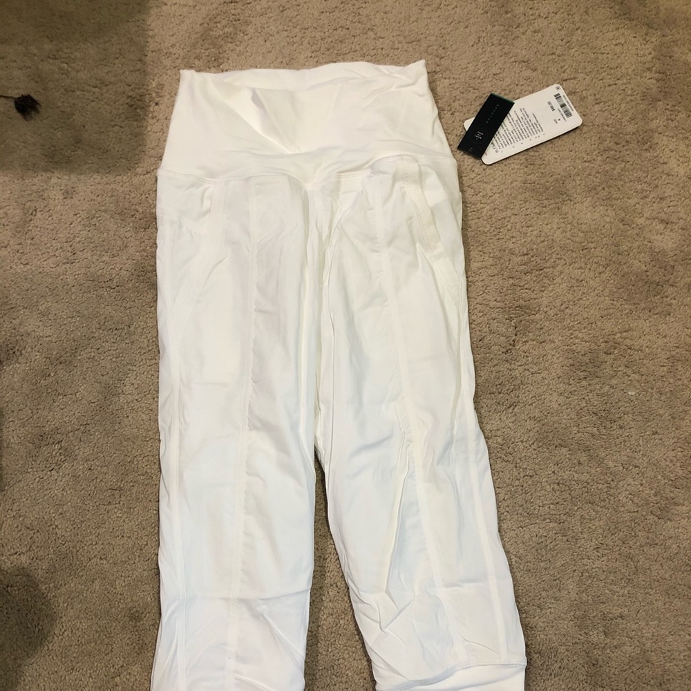 Lululemon in flux crop